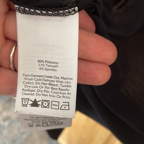 Eddie Bauer Black Waterfall Lightweight Cardigan size small - Picture 3 of 5